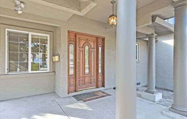 Luxurious Single Family Home in Desirable Palo Alto!