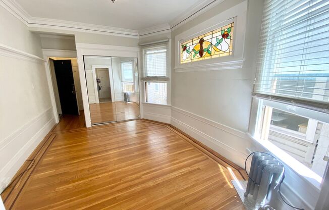 Great location!  Just one block from the Top of Nob Hill!