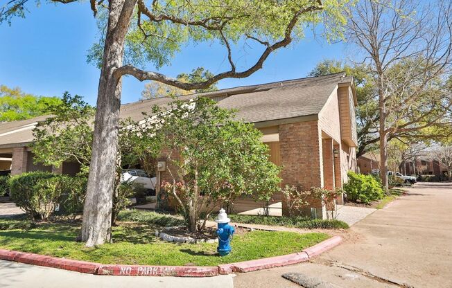 For Lease | 2 Bed, 2 Bath | 1,630 Sq Ft | Memorial West |