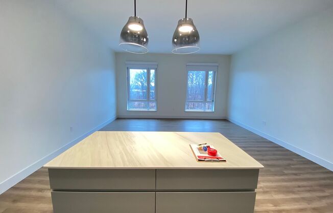 1 bed, 1 bath, 903 sqft, $2,590, Unit 255