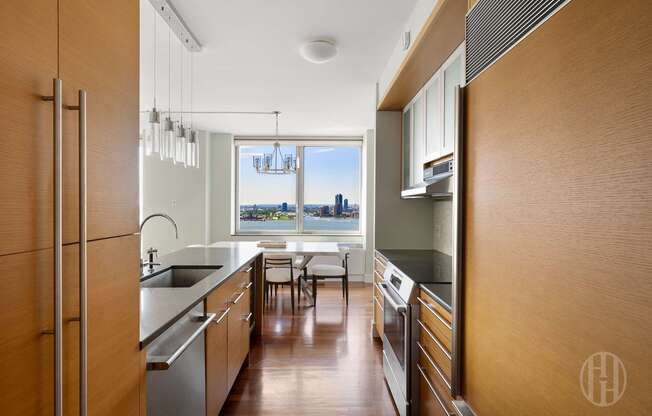 3 beds, 4.5 baths, 2,097 sqft, $20,000, Unit 21F