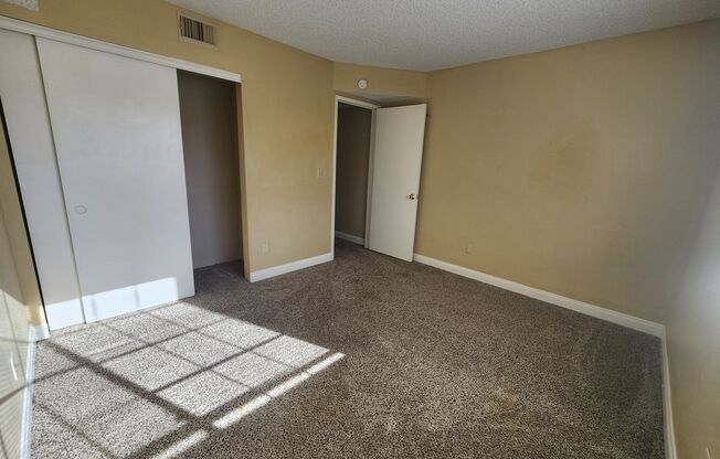 2 beds, 2 baths, $1,350, Unit # 1078