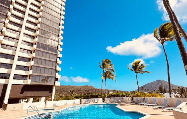 Large 2BD/2BA w/2 Assigned Parking Stalls.  HAWAII KAI, Mount Terrace Condominium