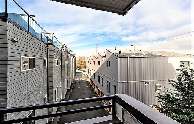 1 bed, 1 bath, 700 sqft, $1,850, Unit 10