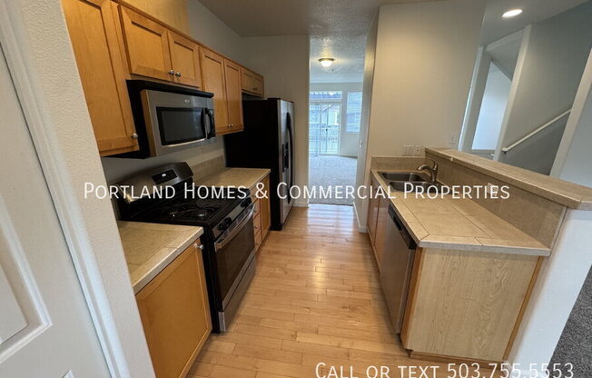 10779 SW CANTERBURY LN