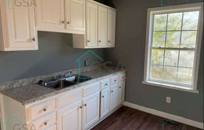 3 beds, 2 baths, $1,400, Unit 116 Delano Avenue-1