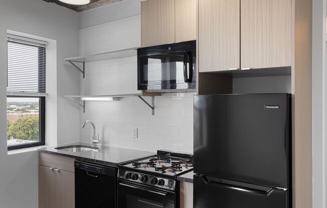 2 beds, 1 bath, 451 sqft, $2,500, Unit 1211