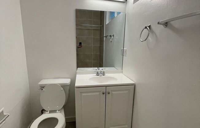 Studio, 1 bath, 500 sqft, $1,595, Unit 5