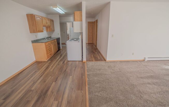 2 beds, 1 bath, 805 sqft, $820, Unit 1346-219