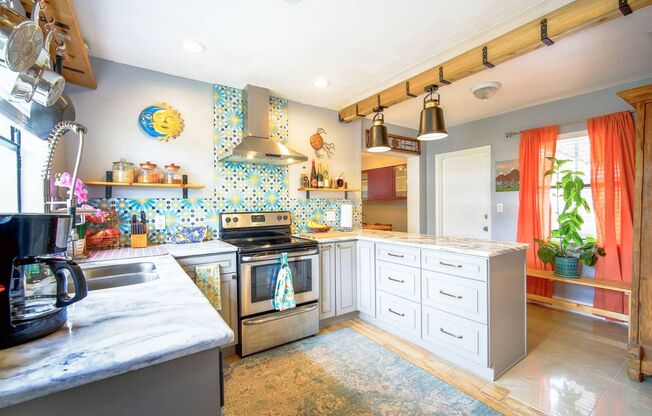 Charming House Furnished or Unfurnished 3 Bed 2 Bath