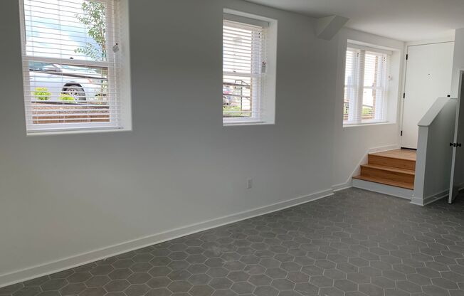 1 bed, 1 bath, 581 sqft, $800, Unit 107