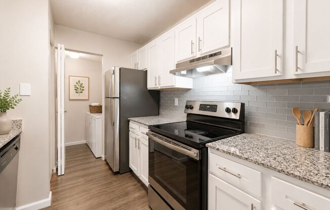 2 beds, 1 bath, 965 sqft, $1,516, Unit 111110