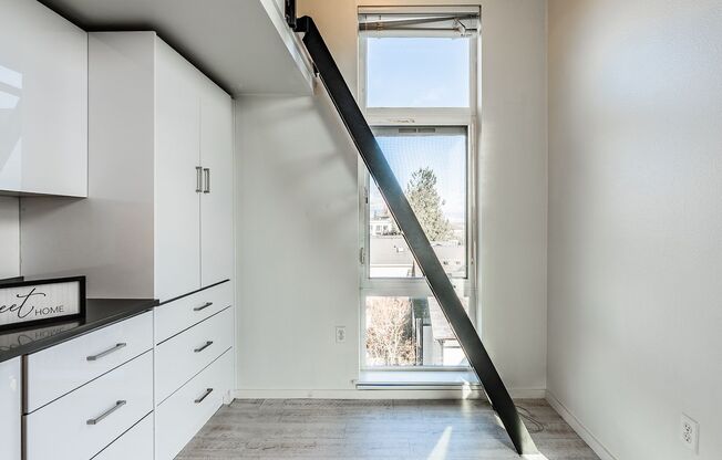 Studio, 1 bath, 190 sqft, $850, Unit 405