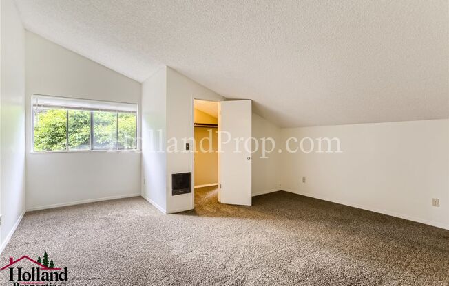 2 beds, 1.5 baths, $1,595