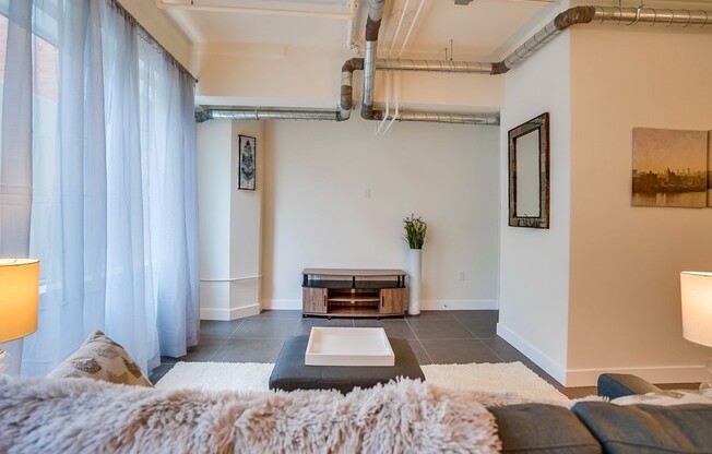 1 bed, 1 bath, 655 sqft, $1,800, Unit M06