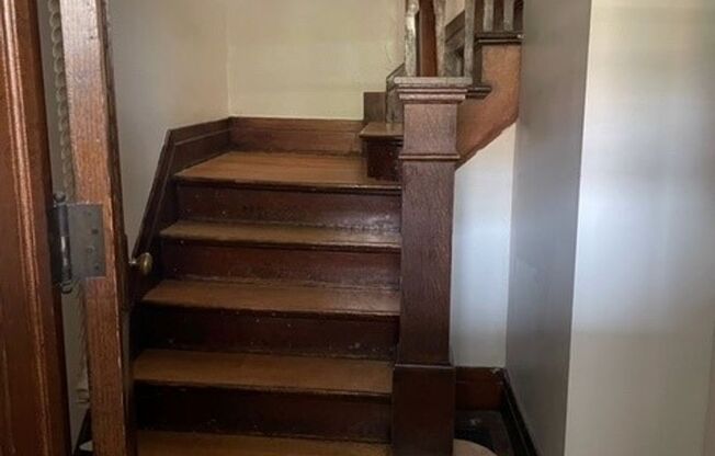 2 beds, 1 bath, 1,150 sqft, $975, Unit 1