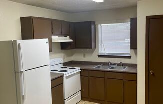 2 beds, 1 bath, $750