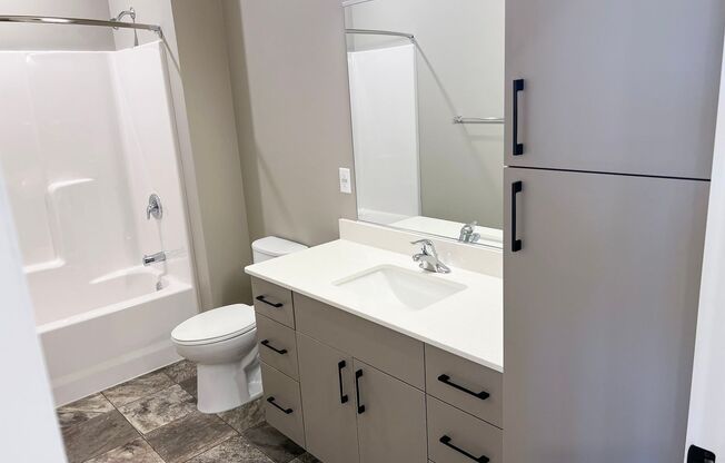 Studio, 1 bath, 858 sqft, $1,195, Unit Bldg 5 Apt 5318