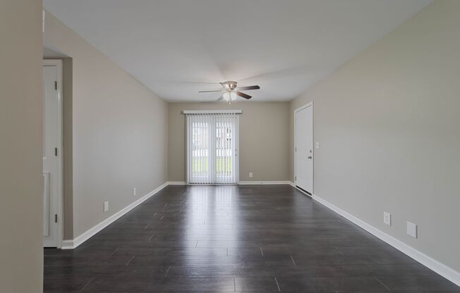 3 beds, 1.5 baths, 960 sqft, $1,250, Unit G-6