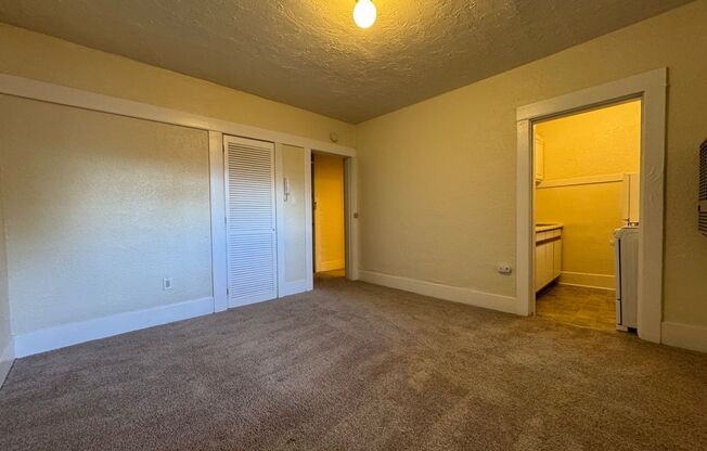 Studio, 1 bath, 326 sqft, $1,295, Unit 03