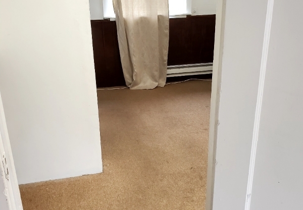 10 COLLEGE AVE
