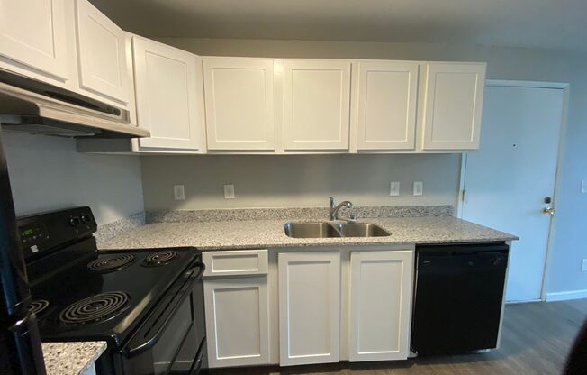 3 beds, 2 baths, 643 sqft, $2,450, Unit A103