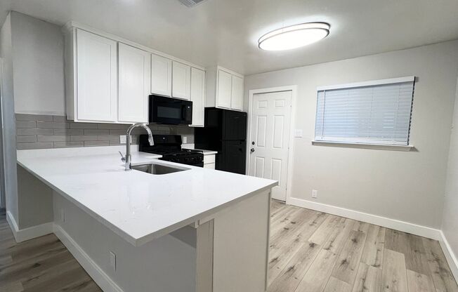 2 beds, 1 bath, 840 sqft, $1,645