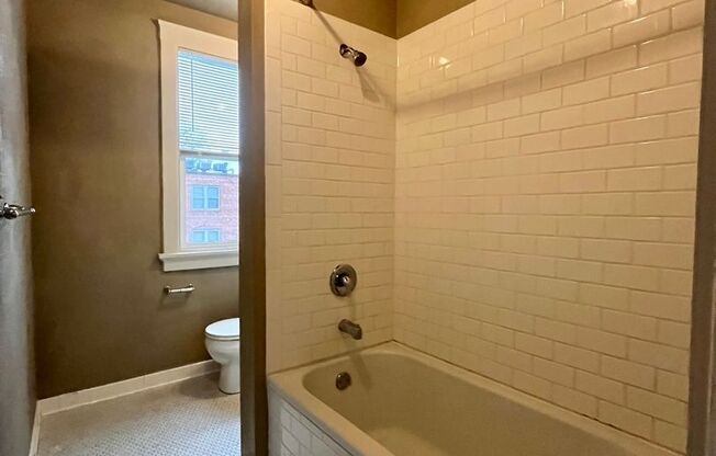1 bed, 1 bath, 630 sqft, $850, Unit 2243304