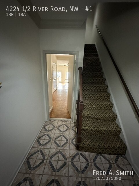 4224 1/2 RIV RD