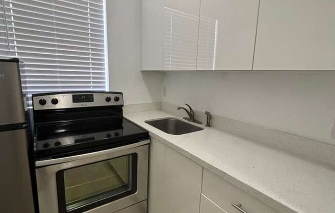 2 beds, 1 bath, 550 sqft, $1,550, Unit Unit 08
