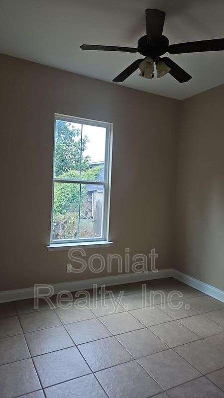 8922 STROELITZ ST