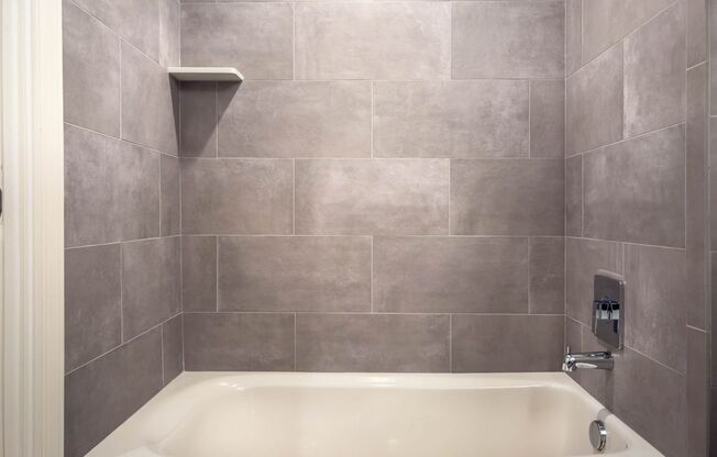 1 bed, 1 bath, $2,800, Unit 201