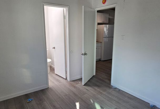 1 bed, 1 bath, 400 sqft, $1,795, Unit 16