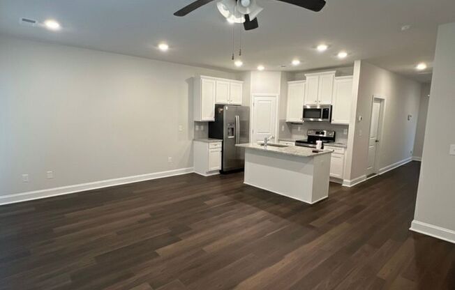 3 beds, 2.5 baths, 1,407 sqft, $2,200, Unit 5122