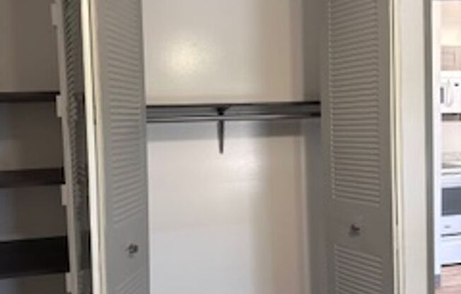 1 bed, 1 bath, 482 sqft, $745, Unit 220