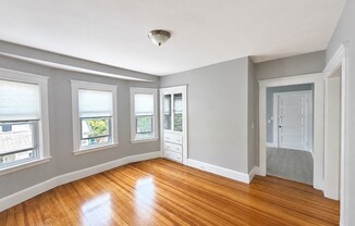 2 beds, 1 bath, 1,000 sqft, $2,400, Unit 2