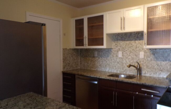 2 beds, 2 baths, $2,195, Unit # 402