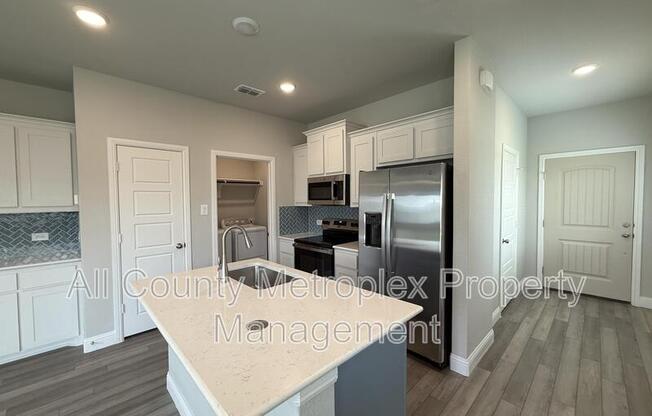 3113 ETHAN LN
