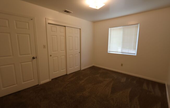 3 beds, 2 baths, $1,650, Unit A