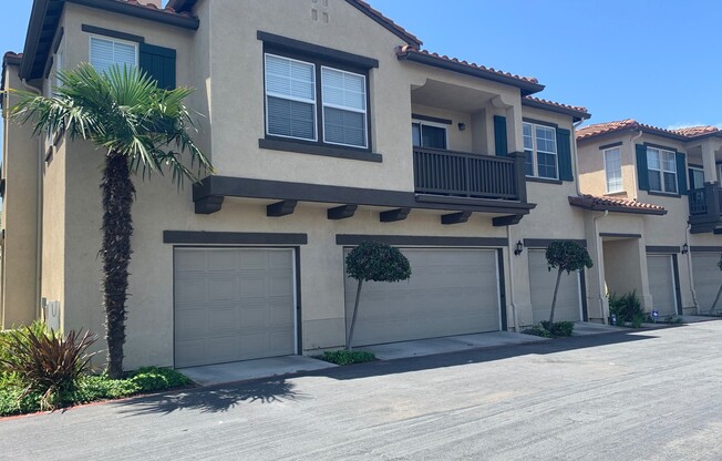 4BR/2.5BA Townhouse with a view