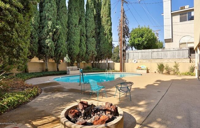 Coming Soon: Stylish 2-Bed Apartment with Underground Parking