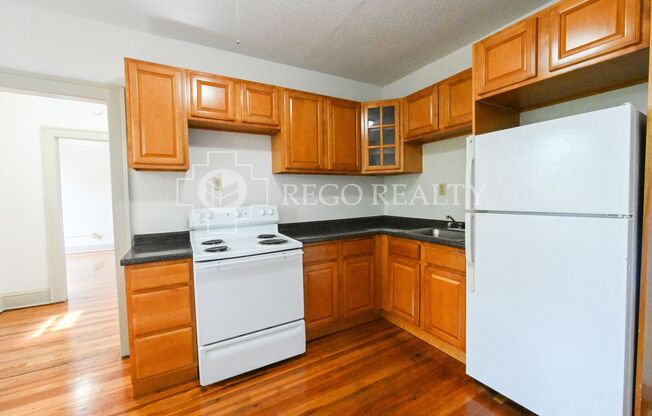 2 beds, 1 bath, $1,550, Unit C1