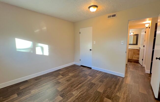 2 beds, 1 bath, 850 sqft, $1,250, Unit 3