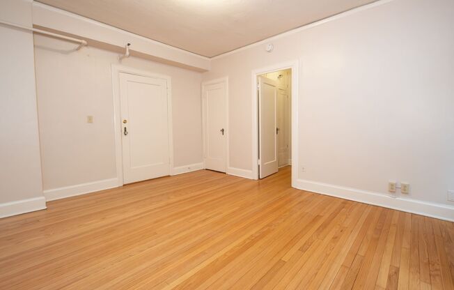 1 bed, 1 bath, 550 sqft, $1,425, Unit 704