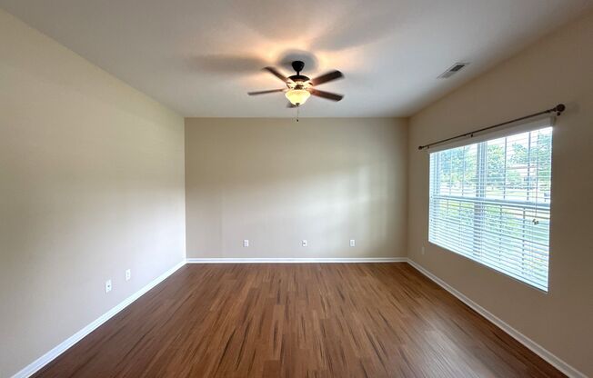 Spacious Home in Creekshire Village!