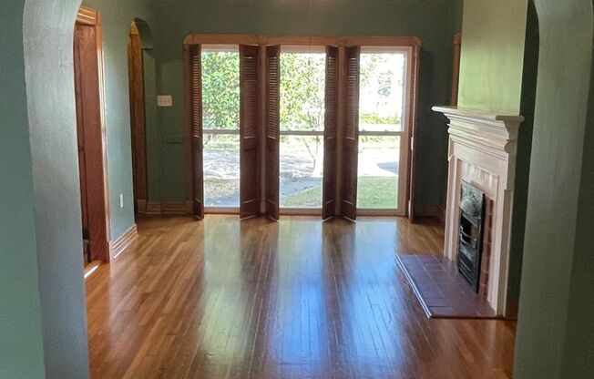 Single Family Home in Quiet Gentilly Neighborhood w/ Big Backyard, LAWNCARE INCLUDED IN RENT!