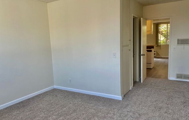 1 bed, 1 bath, 550 sqft, $1,725, Unit 15