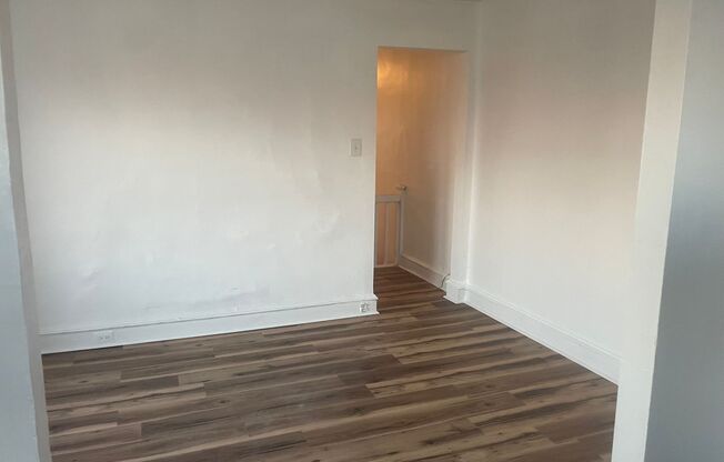 2 beds, 1 bath, $999, Unit 3