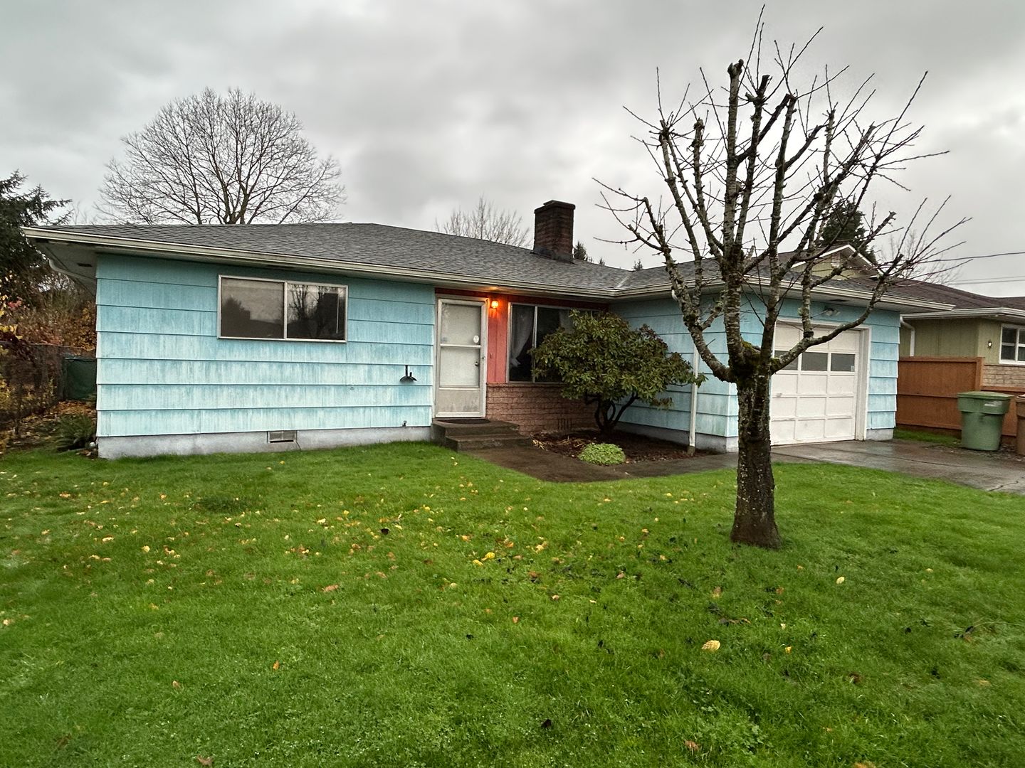 Christmas special: 1/2 off 1st months rent.   Charming 3-Bedroom Ranch Home in a Convenient Location