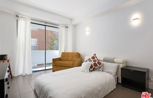 2 beds, 2 baths, 1,009 sqft, $3,500, Unit 414